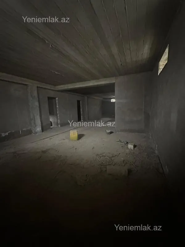 Satılır 9 otaqlı həyət evi 630 m²