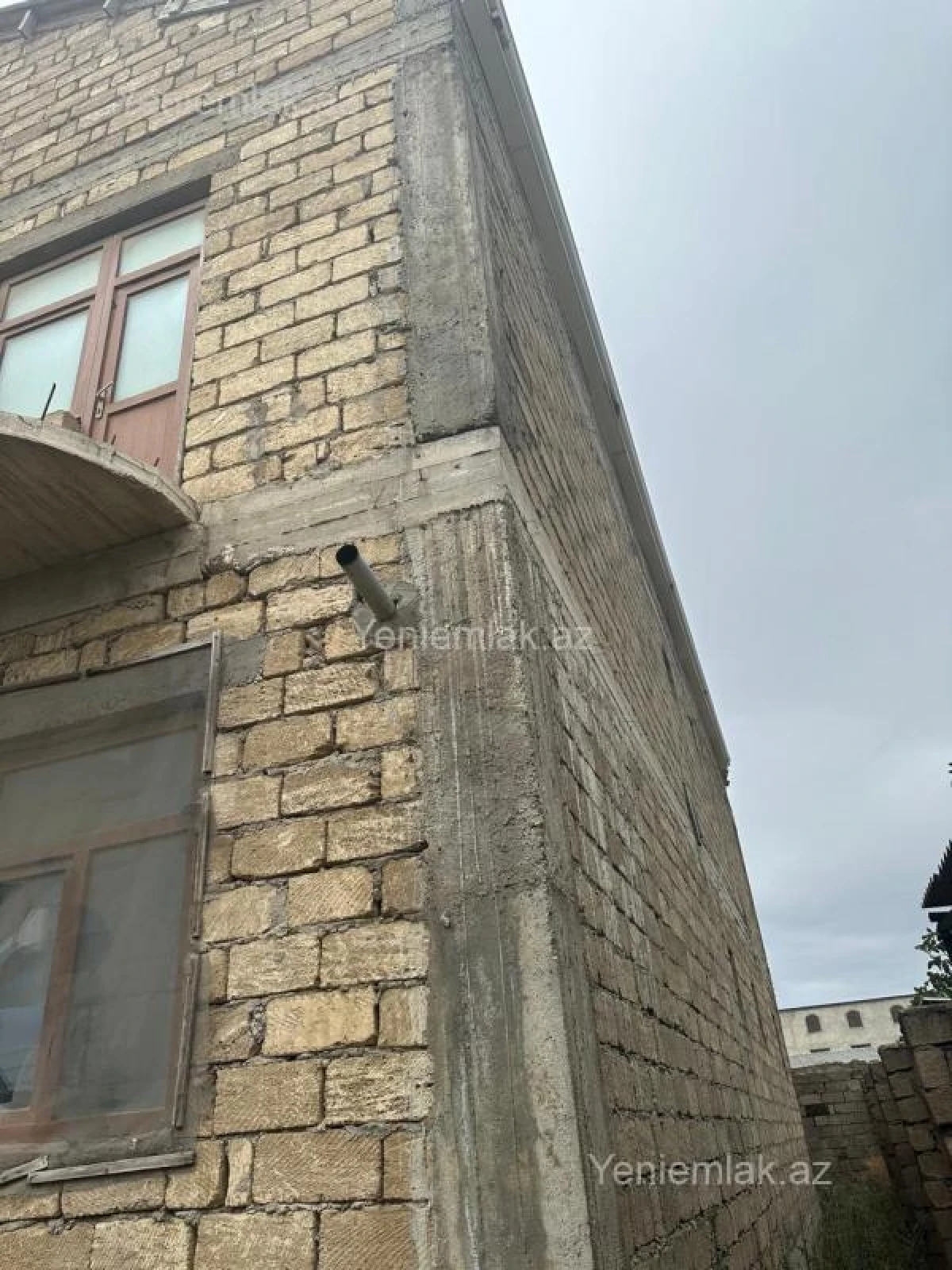 Satılır 9 otaqlı həyət evi 630 m²