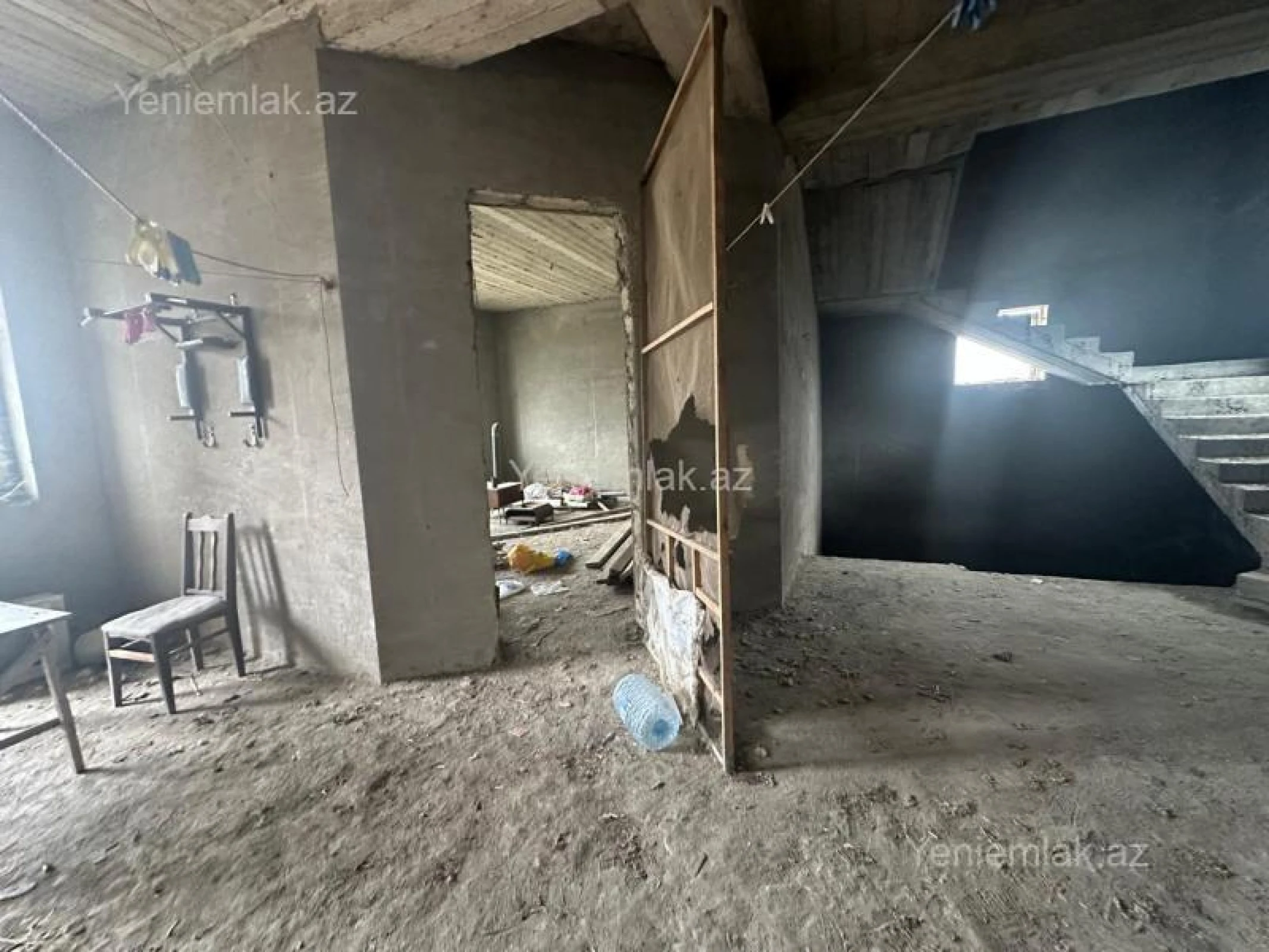 Satılır 9 otaqlı həyət evi 630 m²