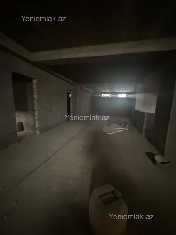 Satılır 9 otaqlı həyət evi 630 m²