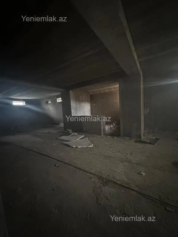 Satılır 9 otaqlı həyət evi 630 m²