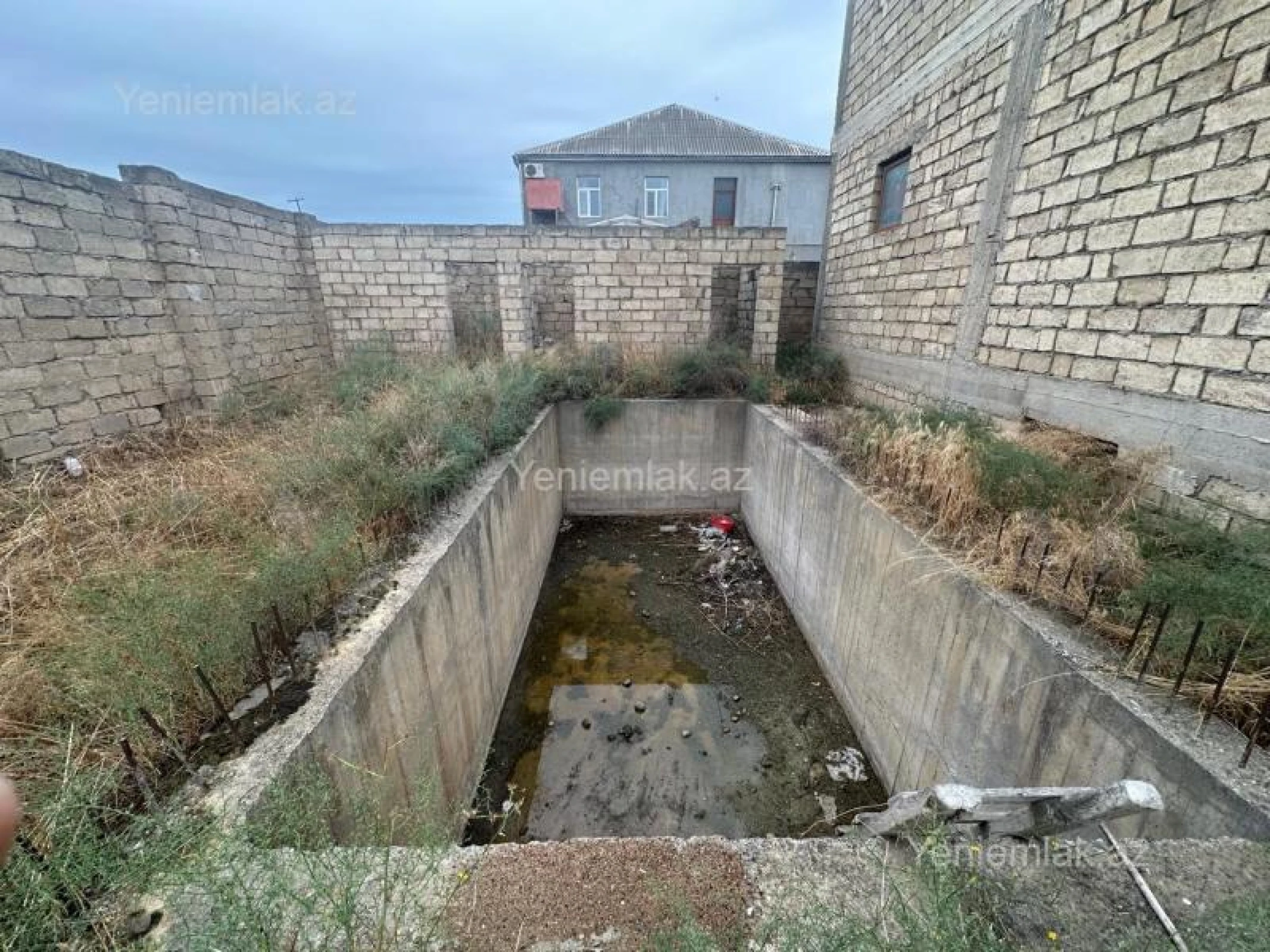 Satılır 9 otaqlı həyət evi 630 m²