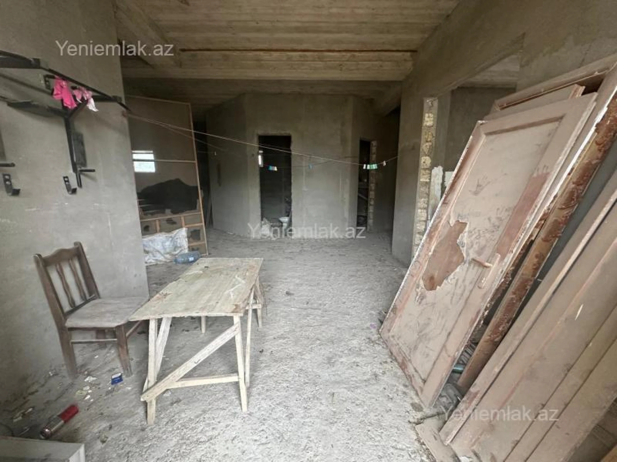 Satılır 9 otaqlı həyət evi 630 m²