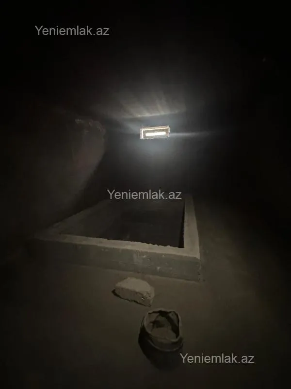 Satılır 9 otaqlı həyət evi 630 m²