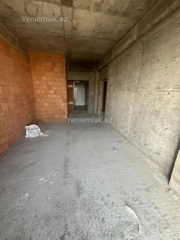 Satılır 3 otaqlı yeni tikili 130 m²