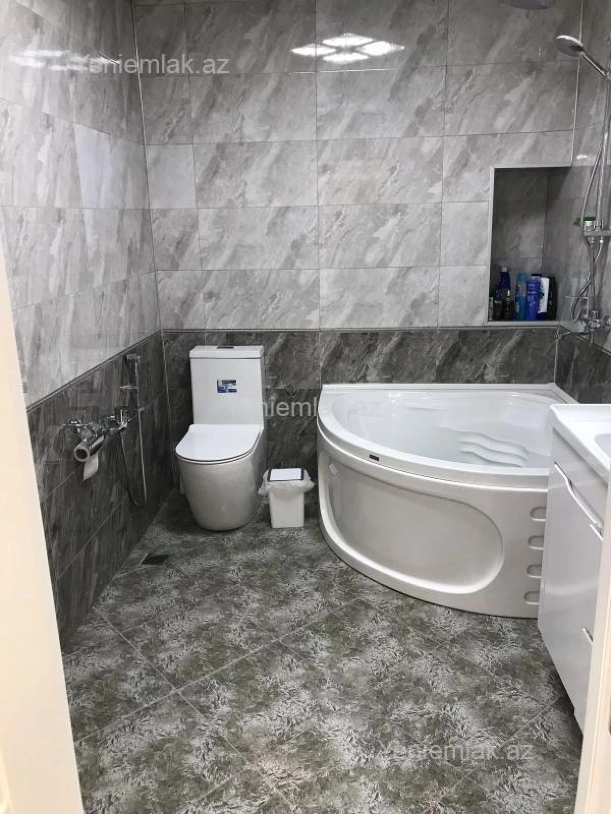 Satılır 2 otaqlı yeni tikili 100 m²