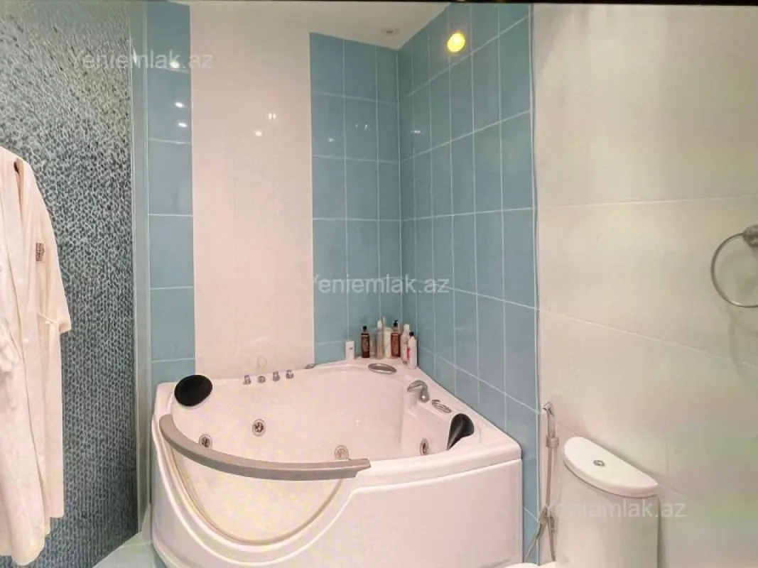 Satılır 3 otaqlı yeni tikili 135 m²