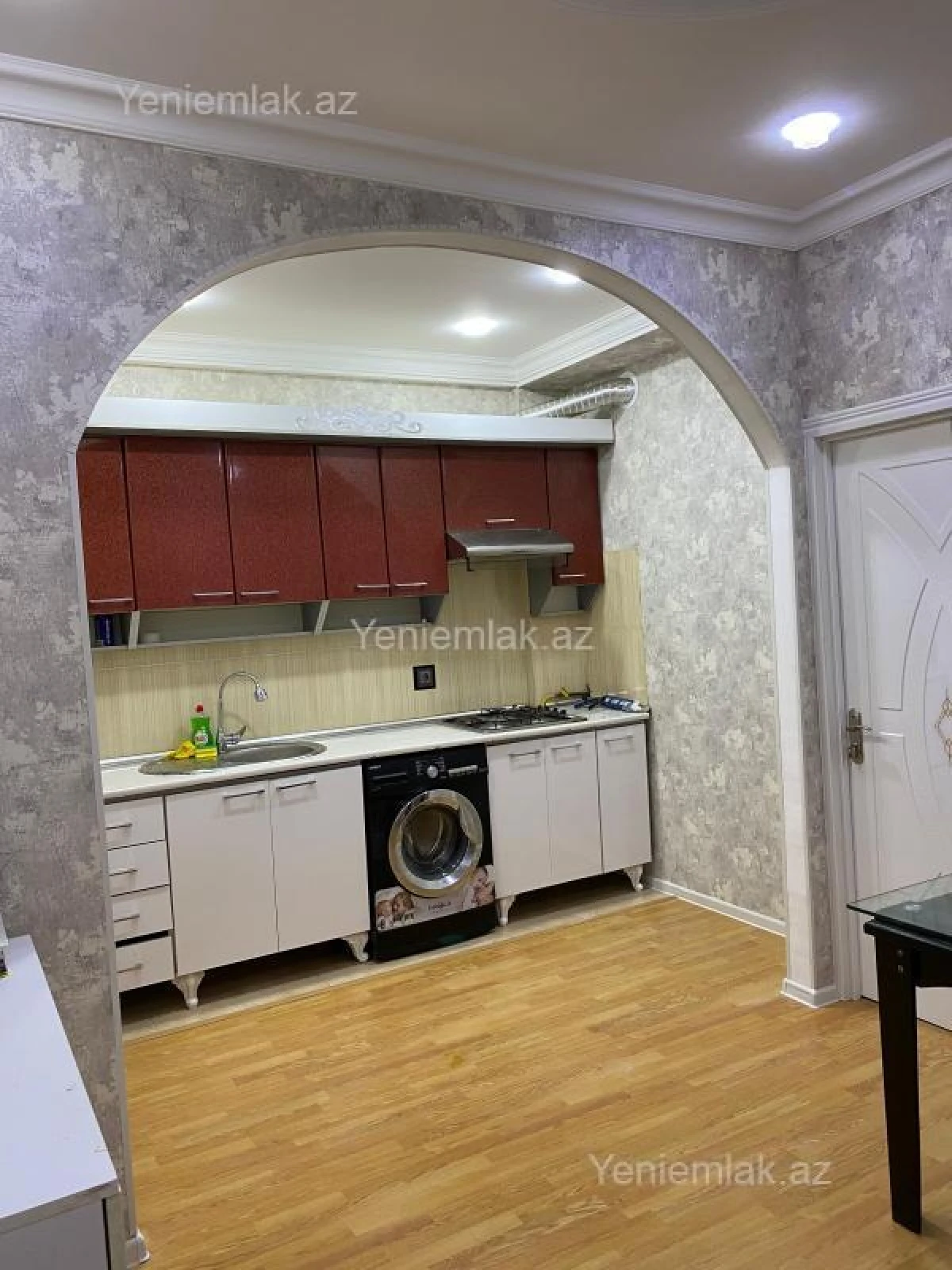 Satılır 2 otaqlı yeni tikili 72 m²