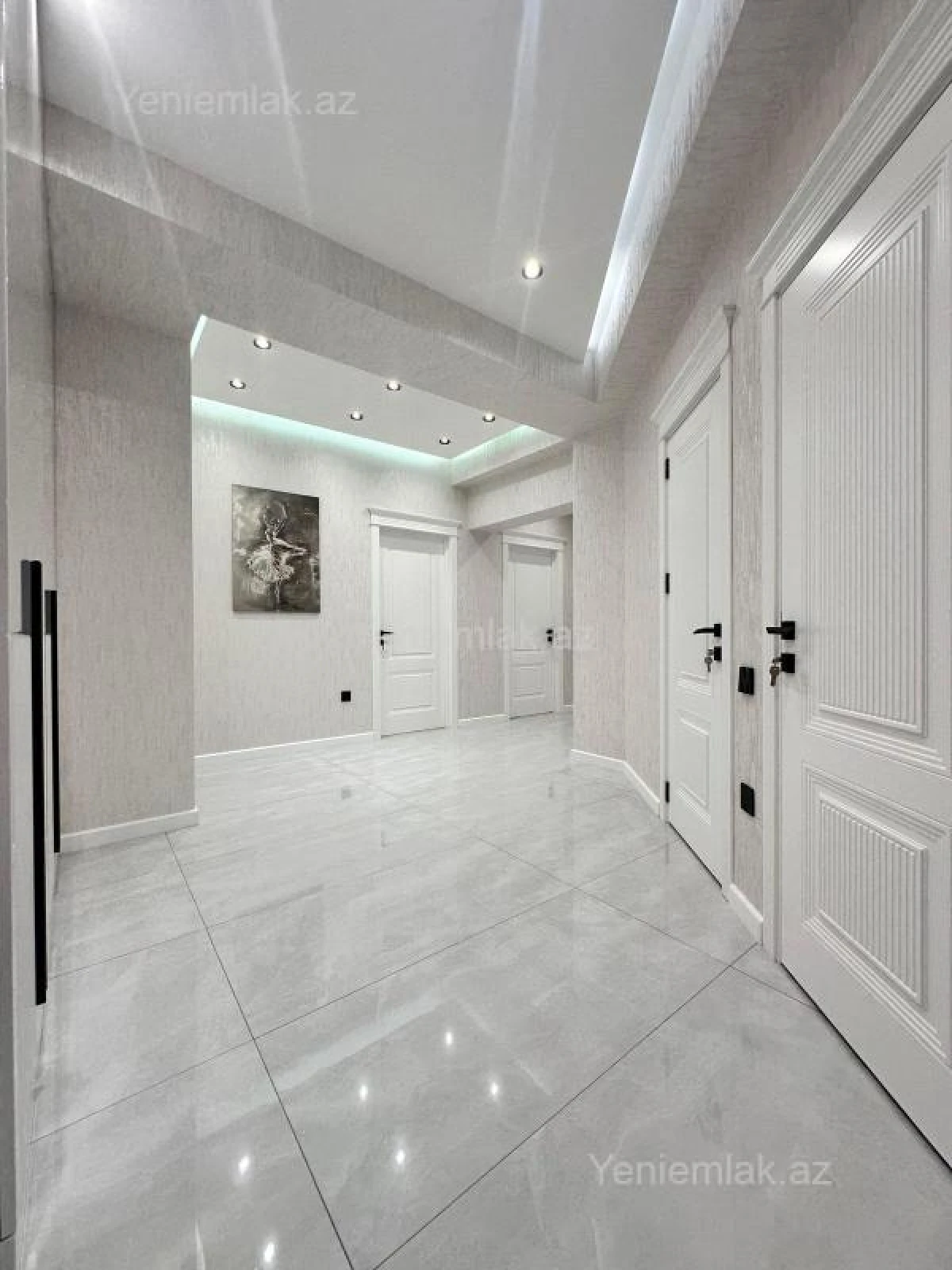 Satılır 3 otaqlı yeni tikili 107 m²