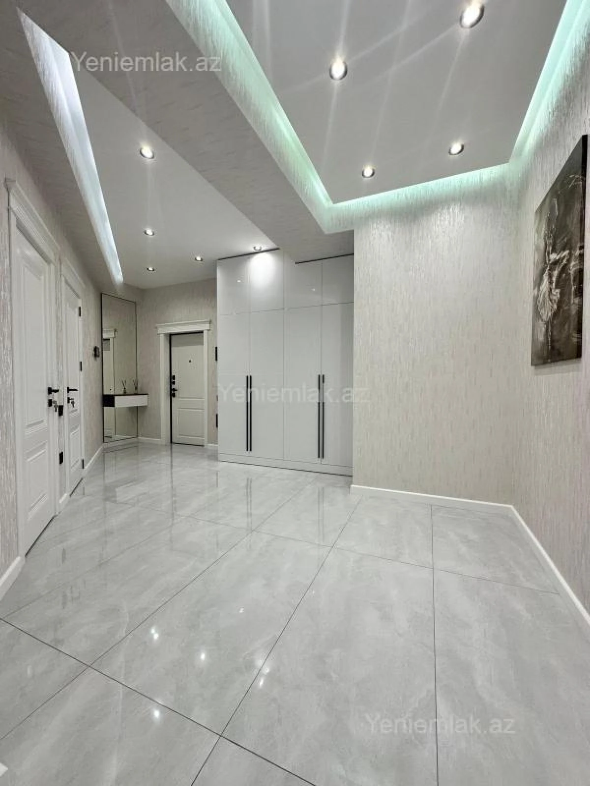 Satılır 3 otaqlı yeni tikili 107 m²