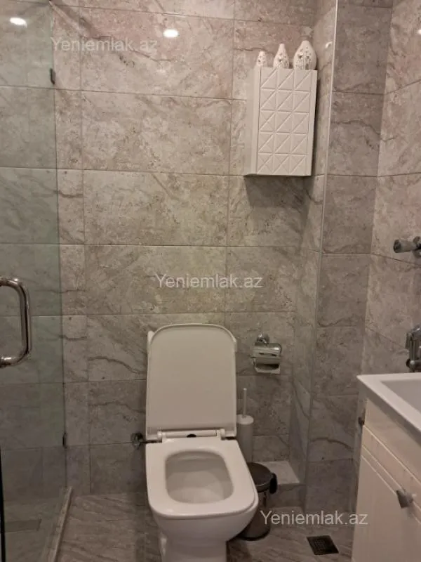 Satılır 2 otaqlı köhnə tikili 75 m²