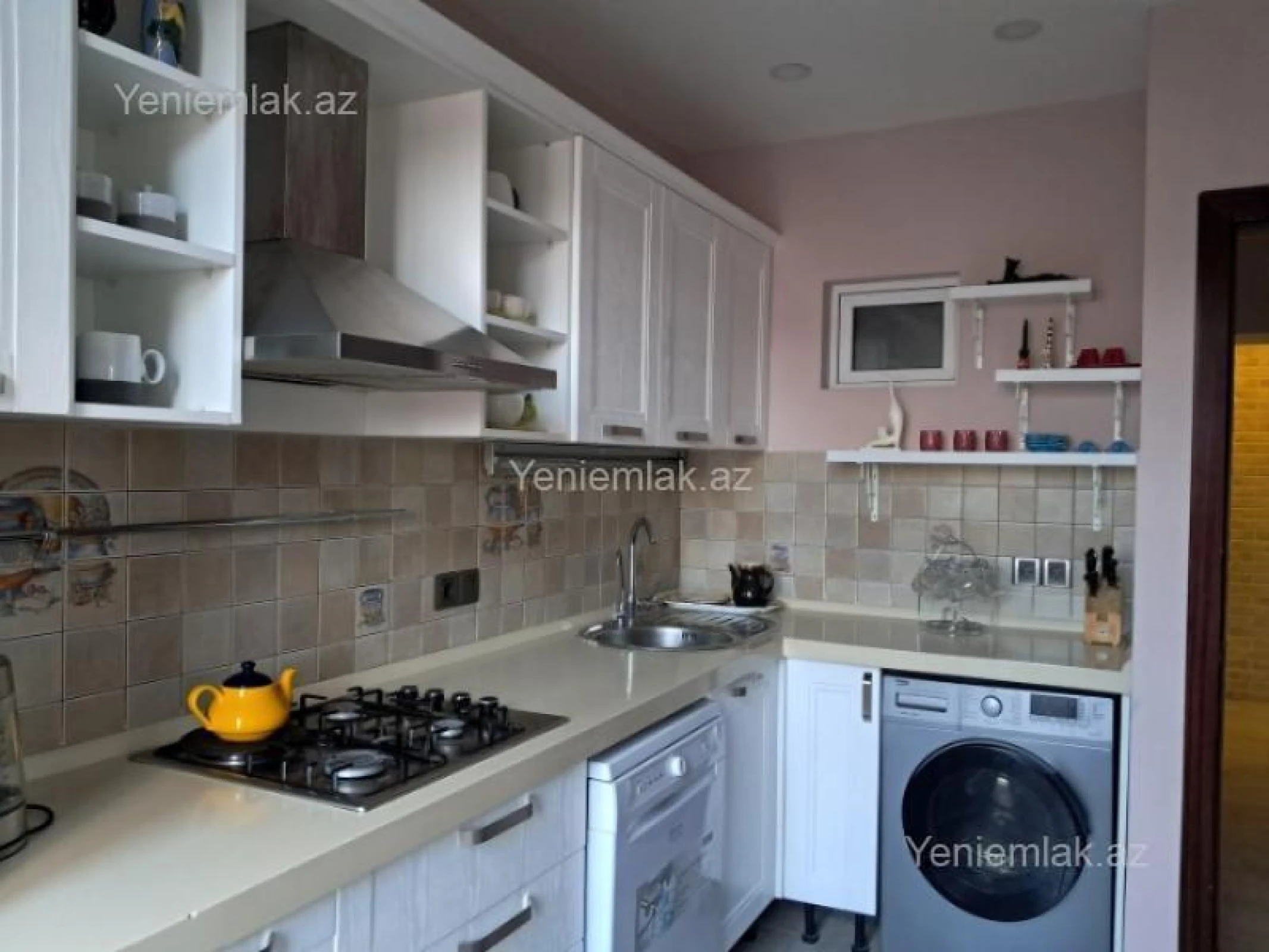 Satılır 2 otaqlı köhnə tikili 75 m²