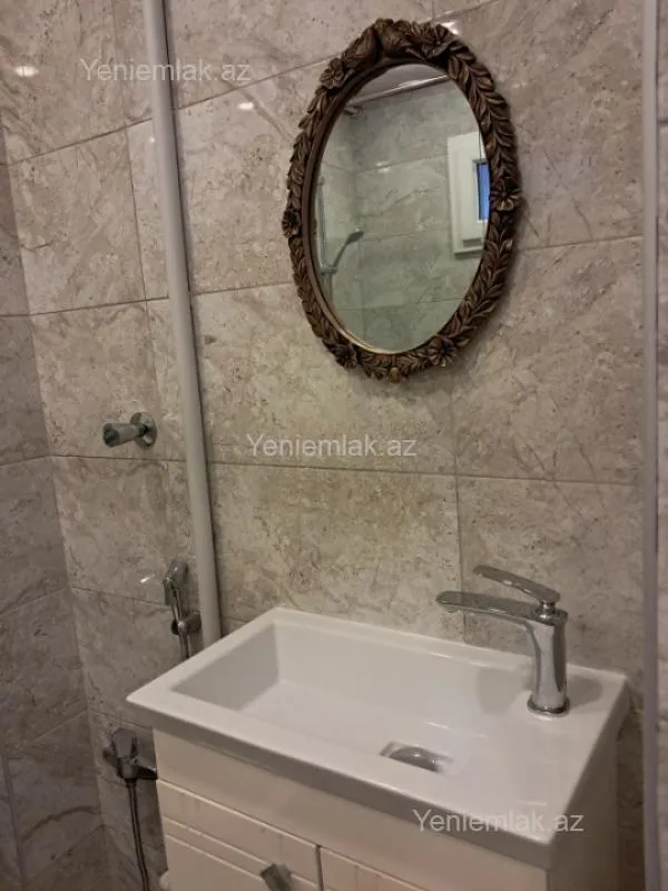 Satılır 2 otaqlı köhnə tikili 75 m²