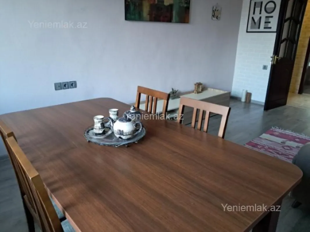 Satılır 2 otaqlı köhnə tikili 75 m²