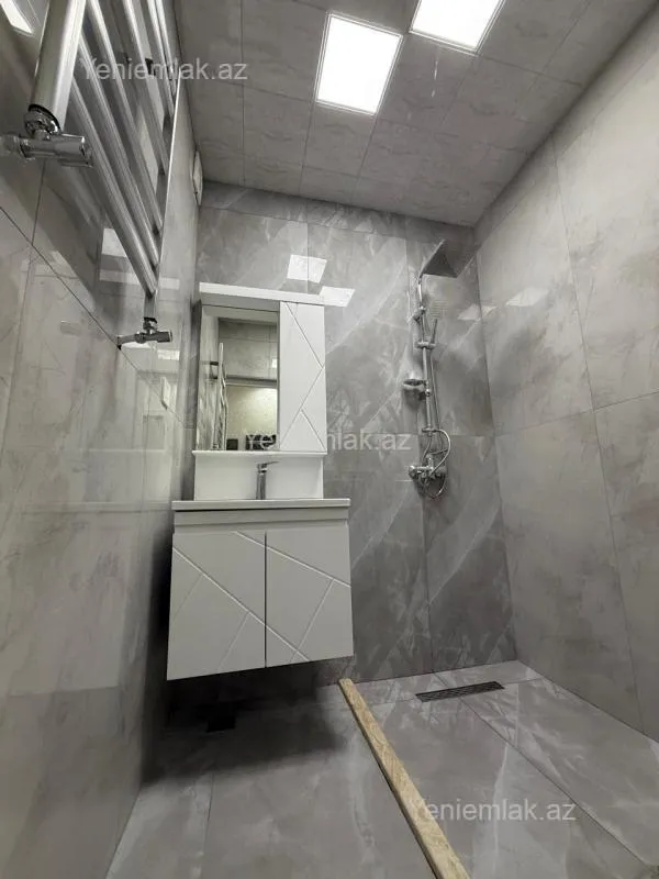 Satılır 3 otaqlı köhnə tikili 60 m²