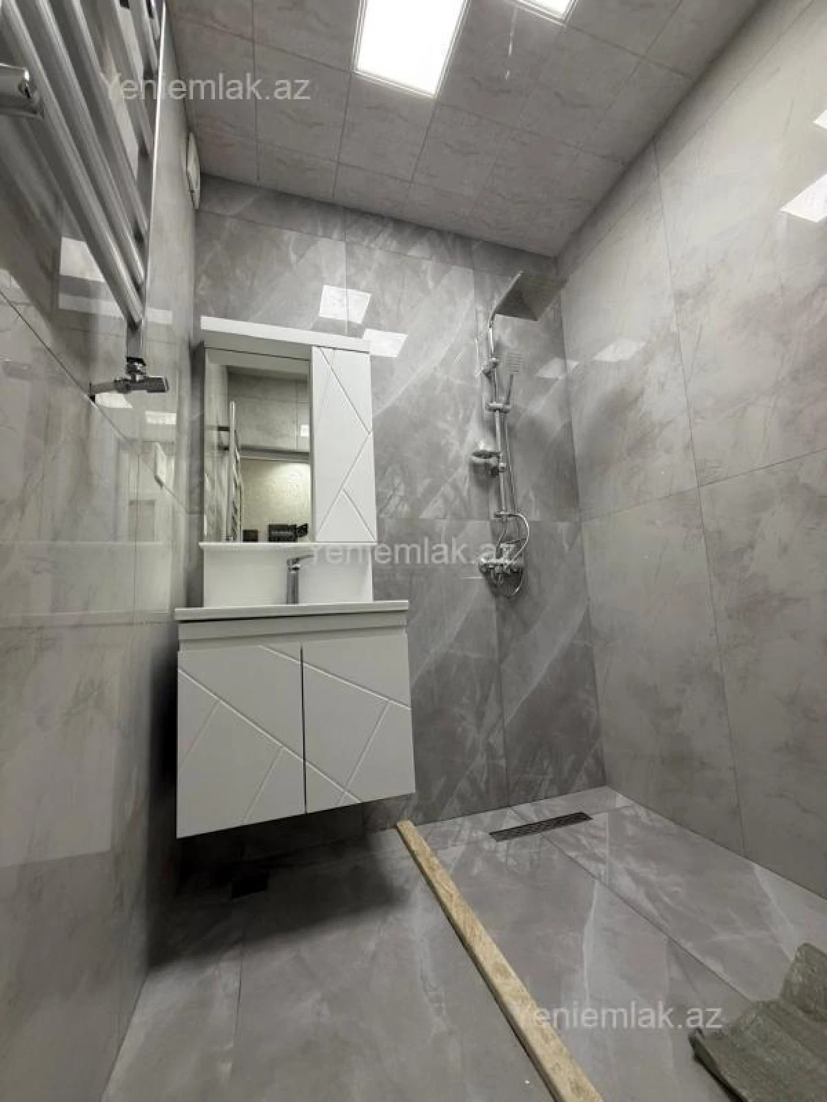 Satılır 3 otaqlı köhnə tikili 60 m²