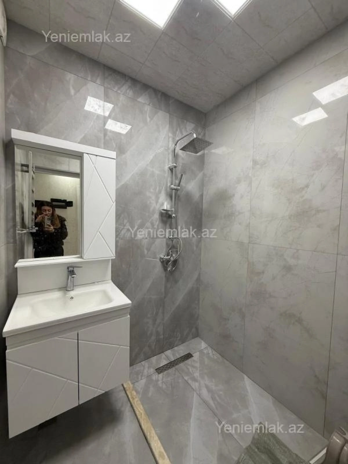 Satılır 3 otaqlı köhnə tikili 60 m²