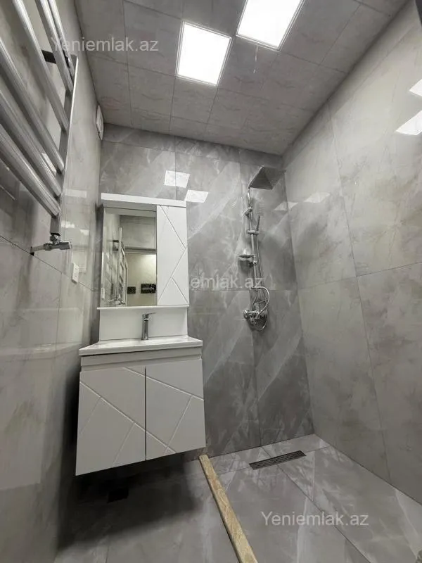 Satılır 3 otaqlı köhnə tikili 60 m²