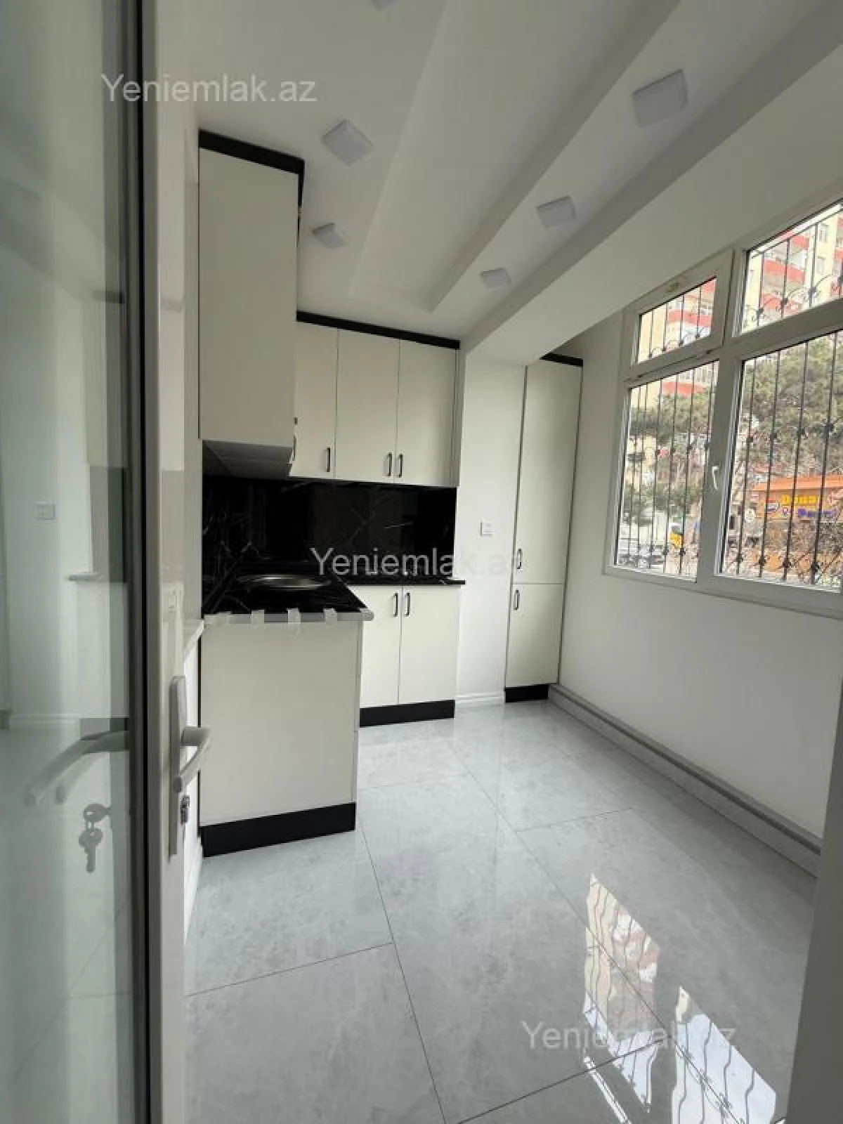 Satılır 3 otaqlı köhnə tikili 60 m²
