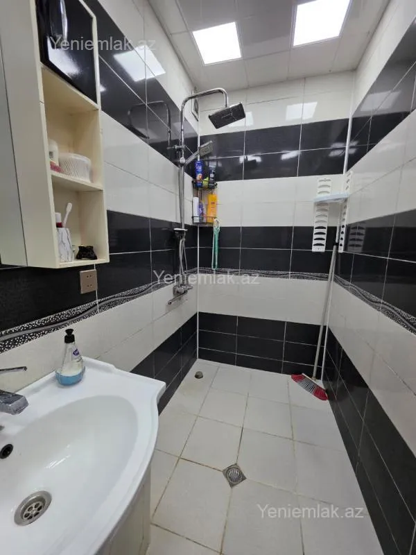 Satılır 3 otaqlı köhnə tikili 80 m²