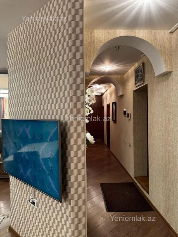 Satılır 7 otaqlı köhnə tikili 187 m²