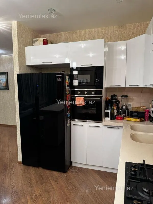 Satılır 7 otaqlı köhnə tikili 187 m²