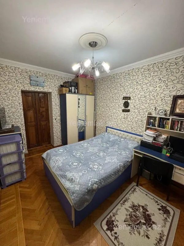 Satılır 7 otaqlı köhnə tikili 187 m²