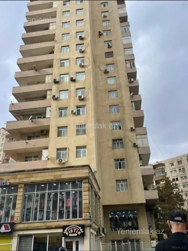 Satılır 4 otaqlı yeni tikili 135 m²