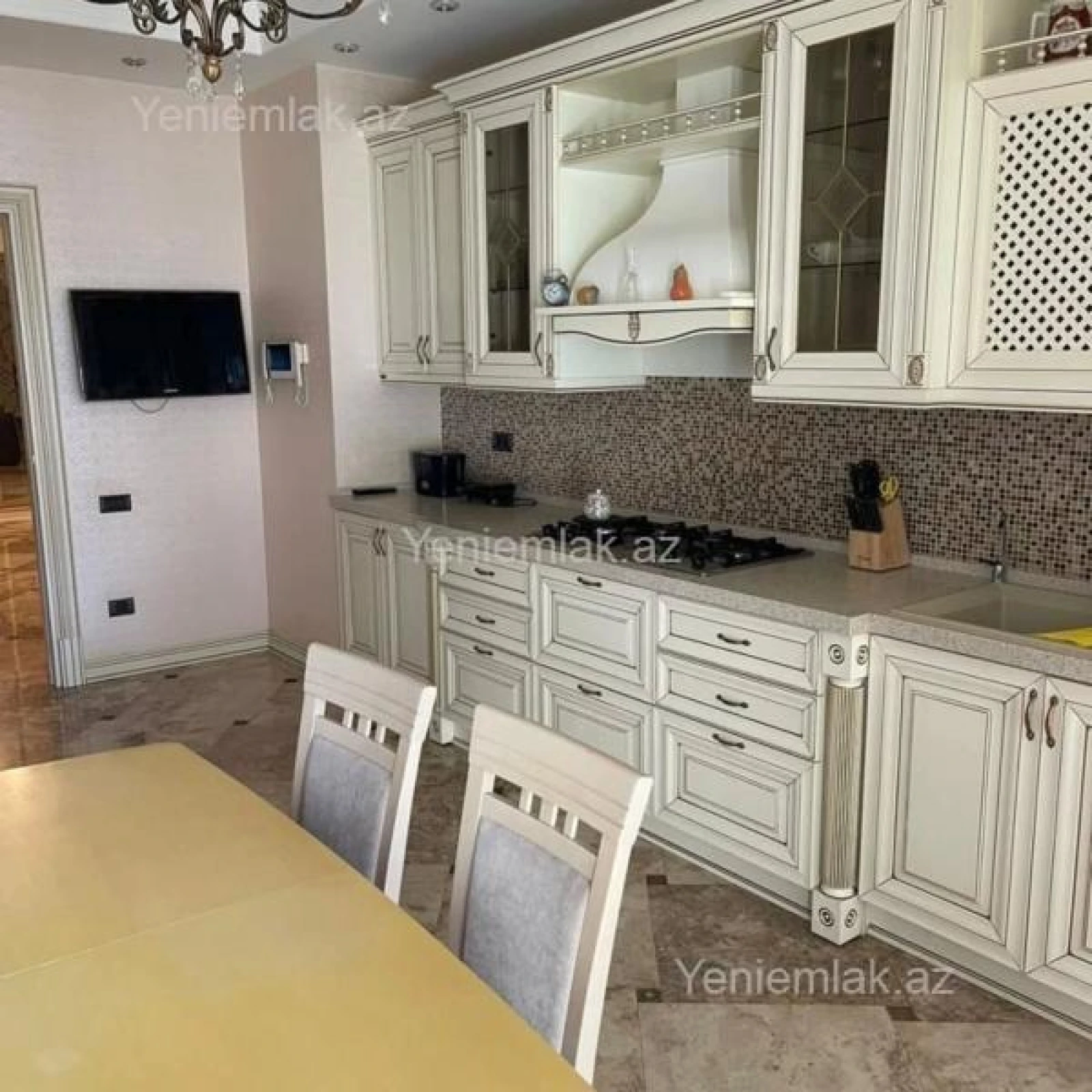 Satılır 4 otaqlı yeni tikili 232 m²