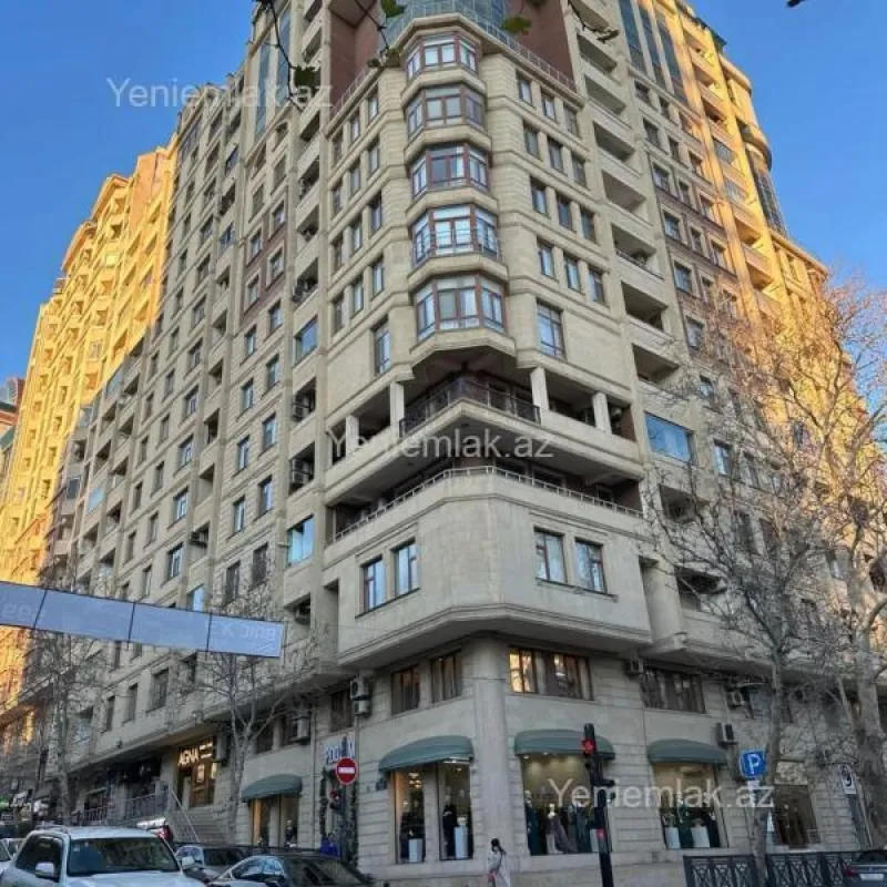 Satılır 4 otaqlı yeni tikili 232 m²