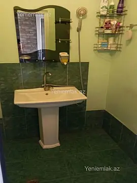 Satılır 2 otaqlı köhnə tikili 56 m²