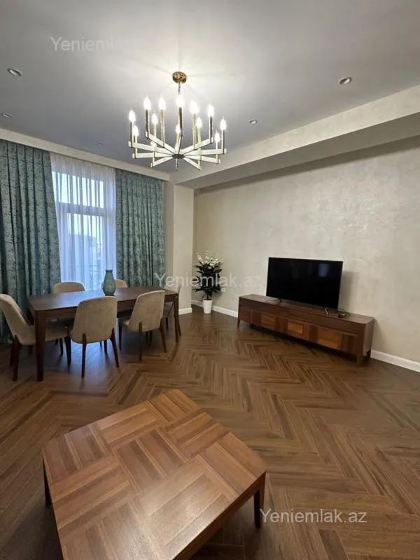 Satılır 3 otaqlı yeni tikili 127 m²