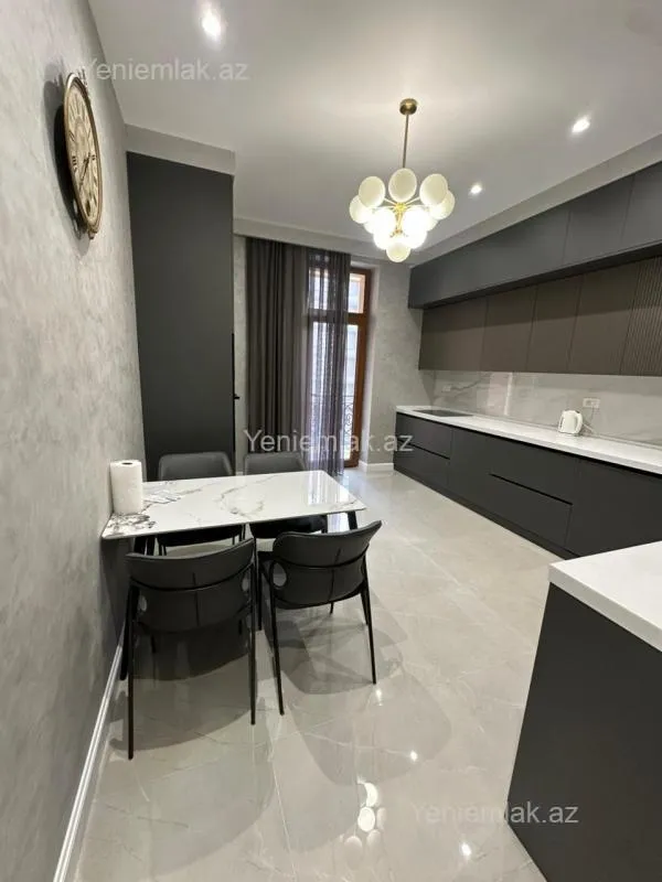 Satılır 3 otaqlı yeni tikili 127 m²