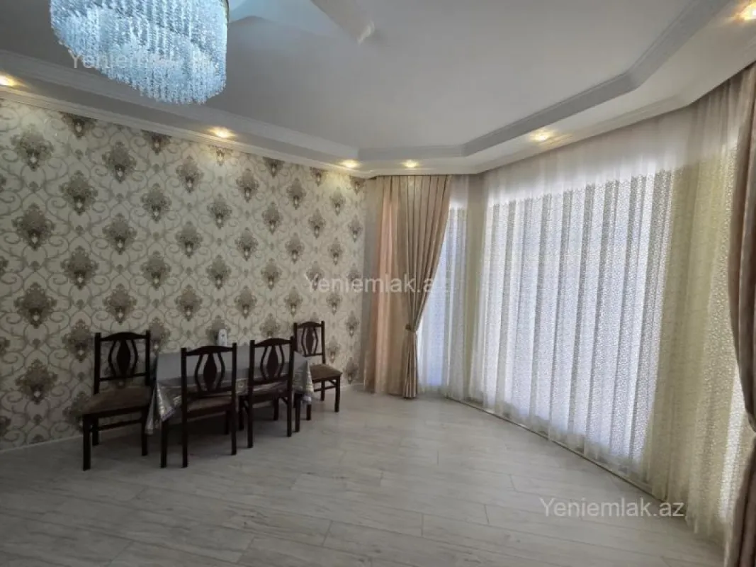 Satılır 6 otaqlı həyət evi 370 m²