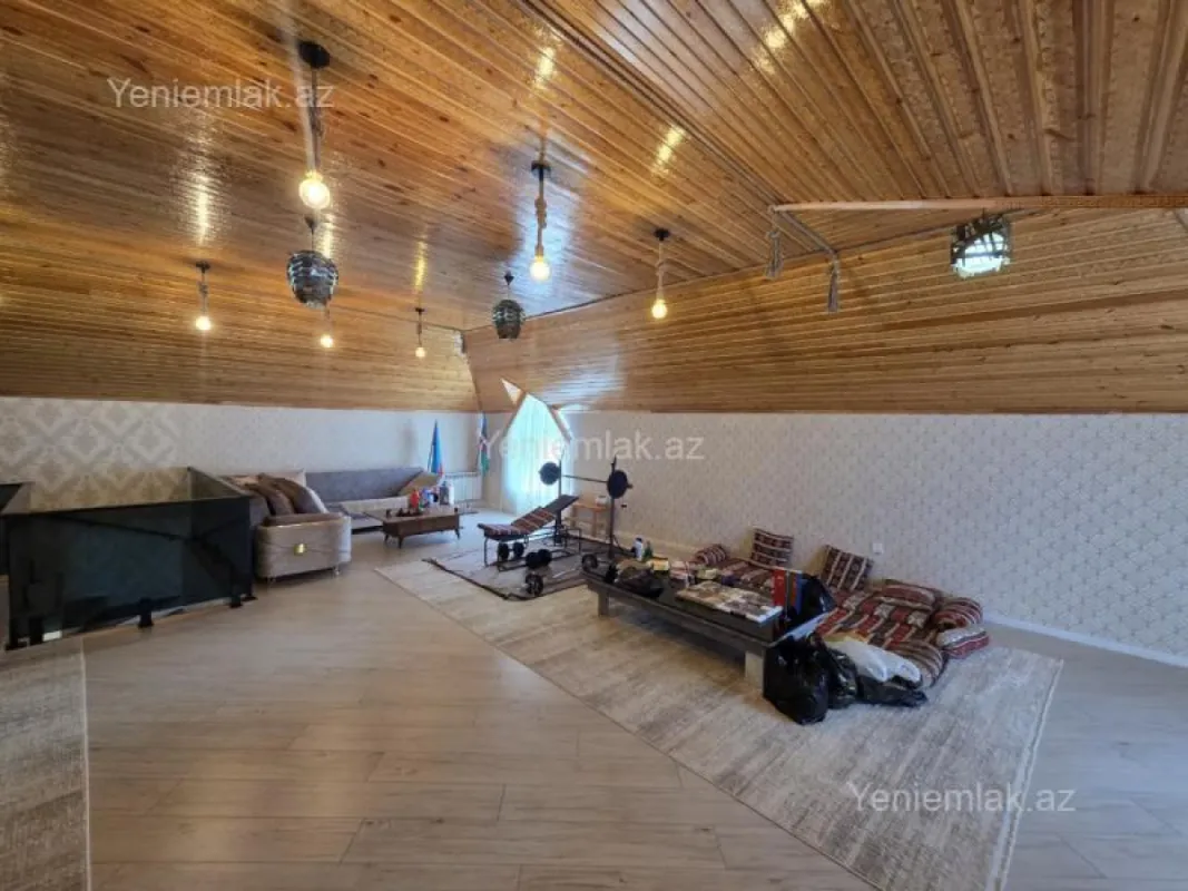 Satılır 6 otaqlı həyət evi 370 m²
