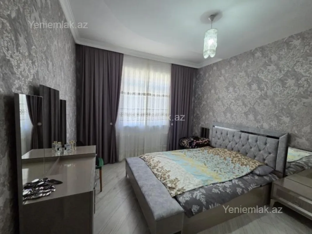 Satılır 6 otaqlı həyət evi 370 m²