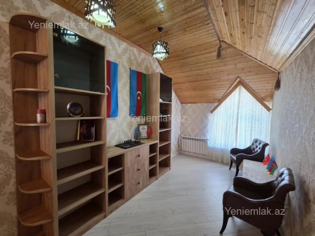 Satılır 6 otaqlı həyət evi 370 m²