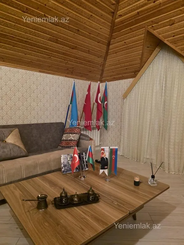 Satılır 6 otaqlı həyət evi 370 m²