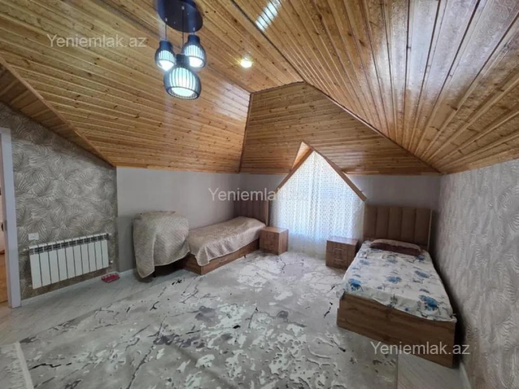 Satılır 6 otaqlı həyət evi 370 m²