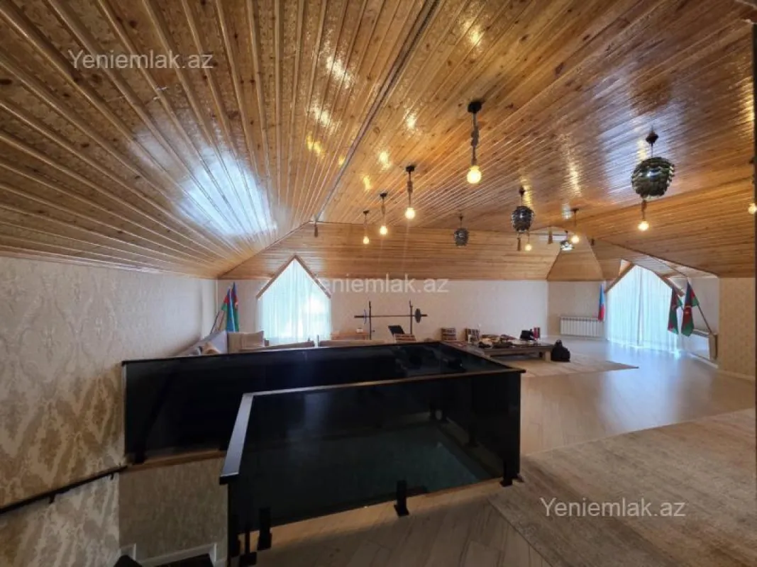 Satılır 6 otaqlı həyət evi 370 m²