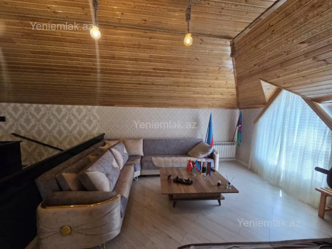 Satılır 6 otaqlı həyət evi 370 m²