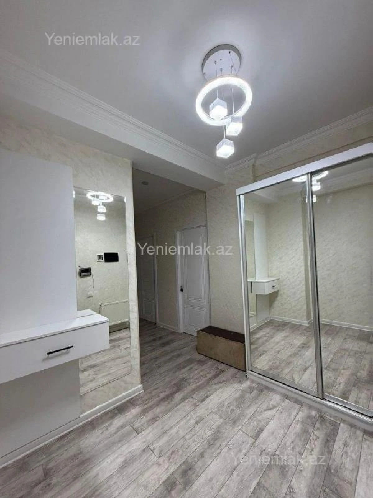 Satılır 3 otaqlı yeni tikili 110 m²