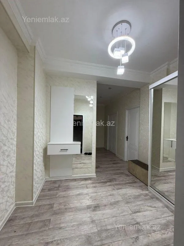 Satılır 3 otaqlı yeni tikili 110 m²