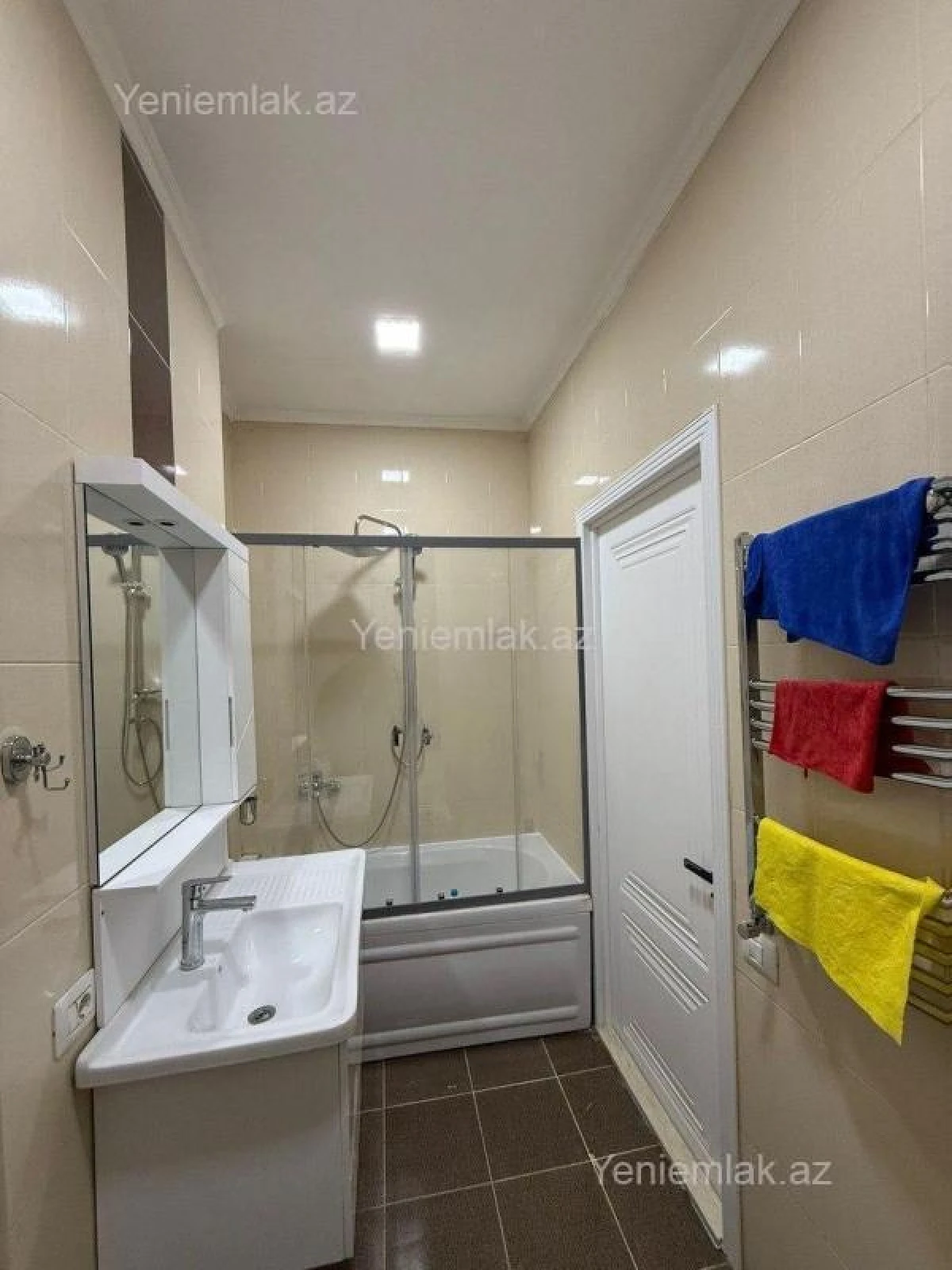 Satılır 3 otaqlı yeni tikili 110 m²