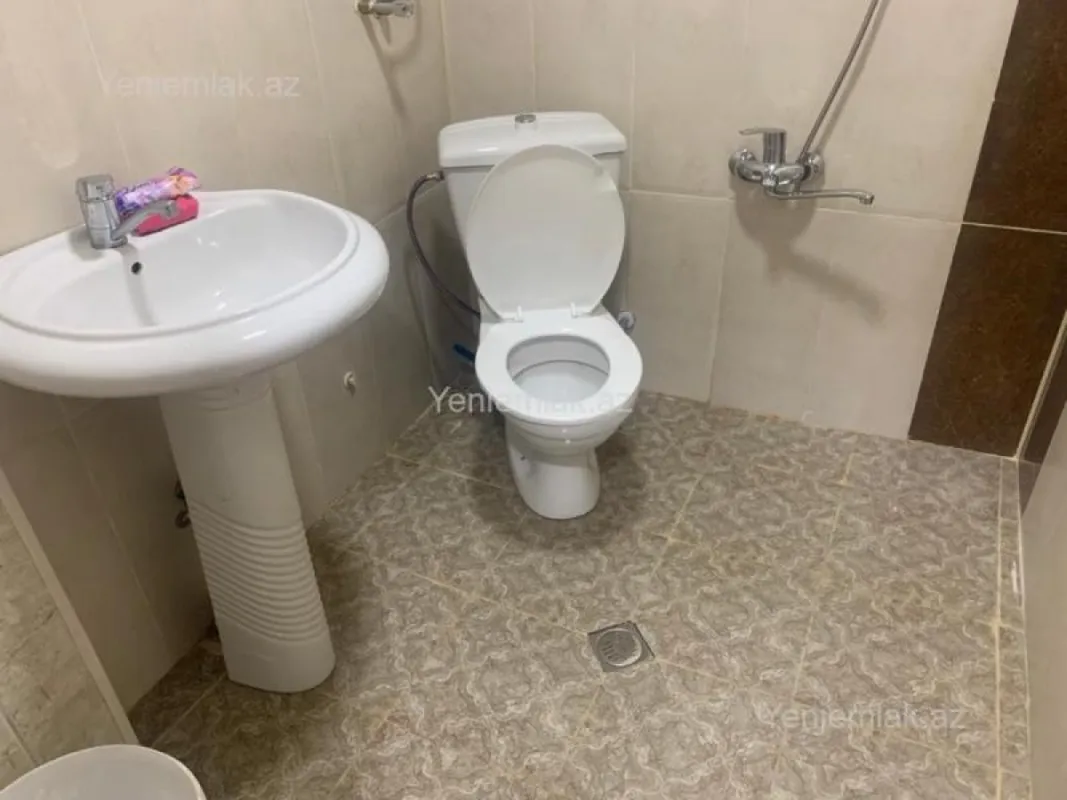 Satılır 1 otaqlı köhnə tikili 30 m²
