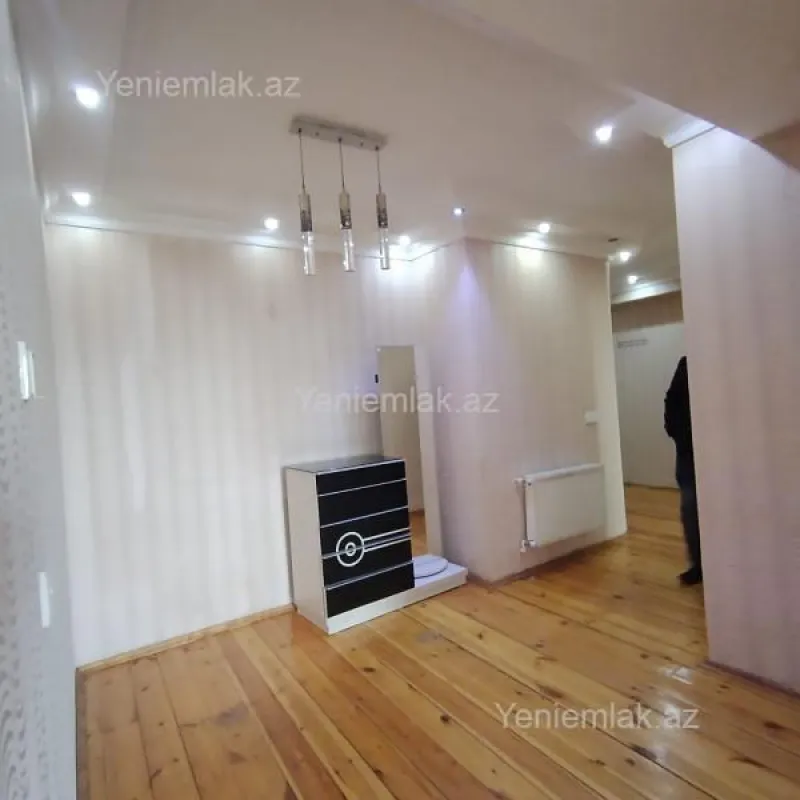 Satılır 3 otaqlı yeni tikili 115 m²