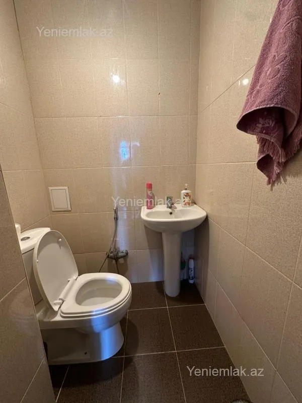 Satılır 2 otaqlı yeni tikili 60 m²