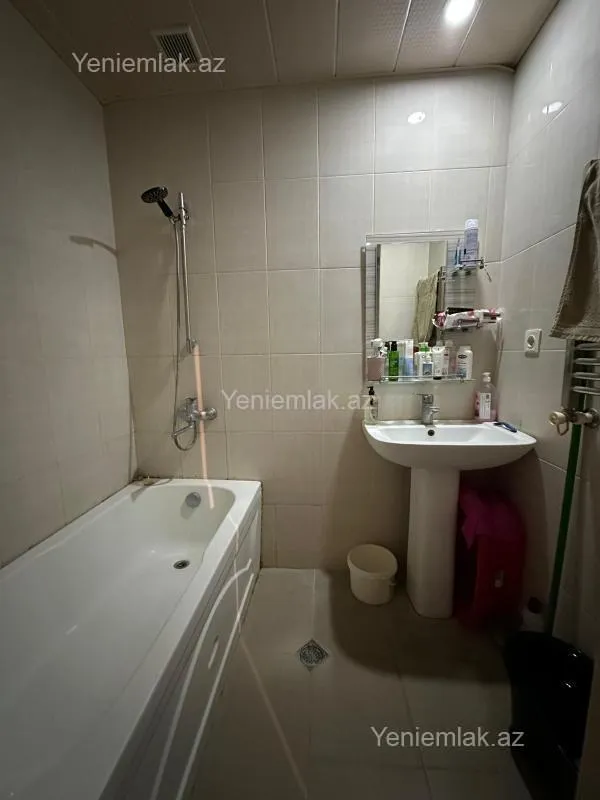 Satılır 2 otaqlı yeni tikili 60 m²