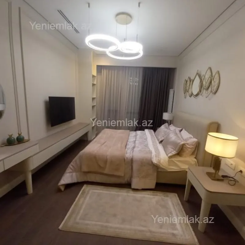 Satılır 4 otaqlı yeni tikili 130 m²