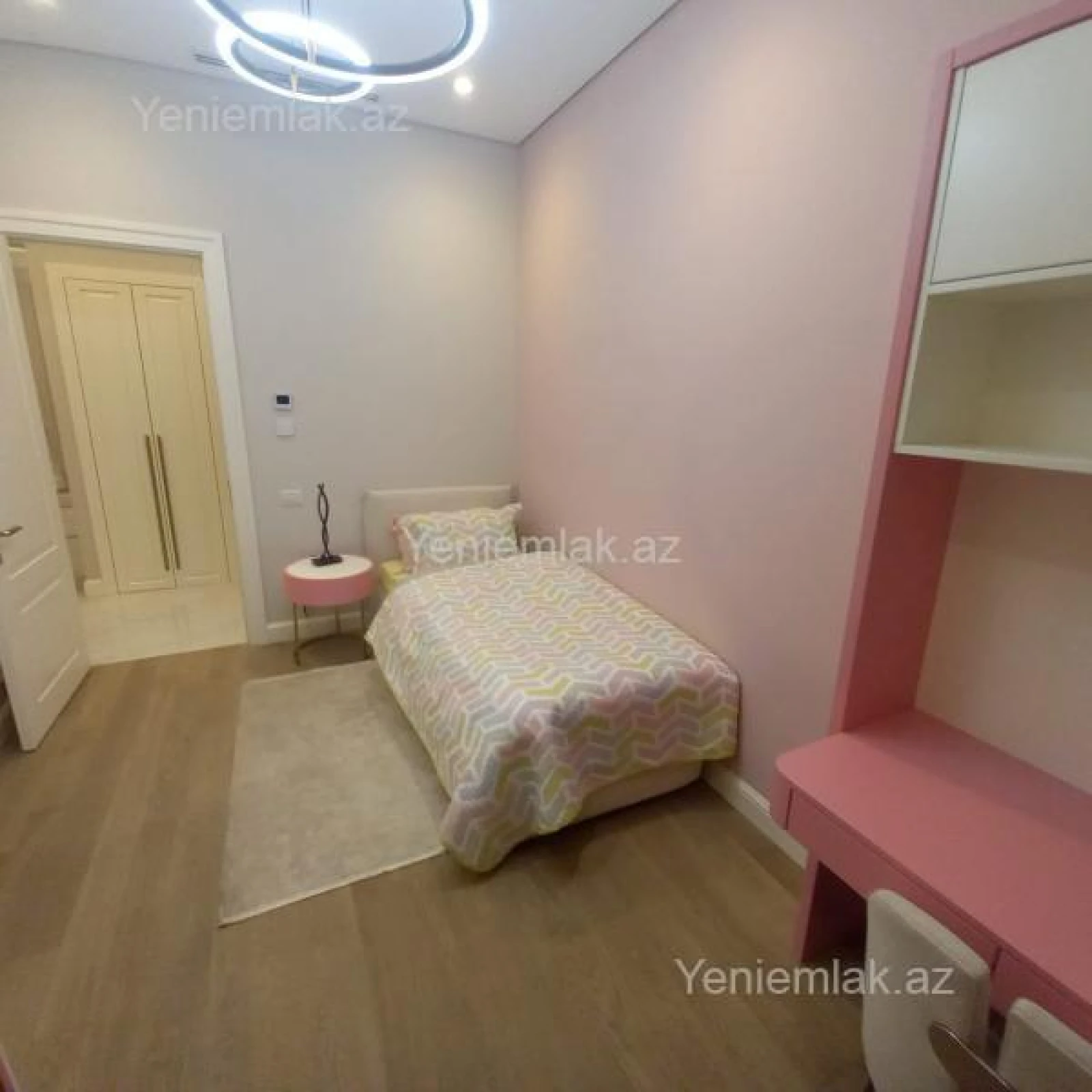 Satılır 4 otaqlı yeni tikili 130 m²